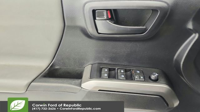 Used 2020 Toyota Tacoma SR5 w/ Technology Package image 20