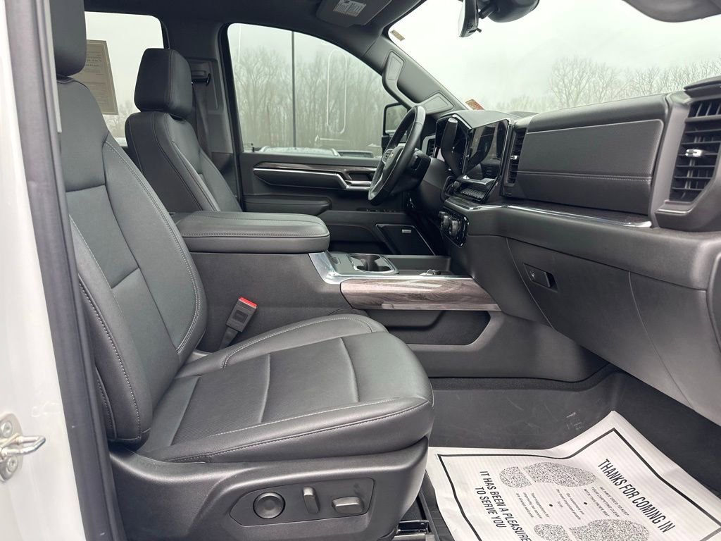 Used 2024 Chevrolet Silverado 3500 LTZ w/ LTZ Premium Package image 27