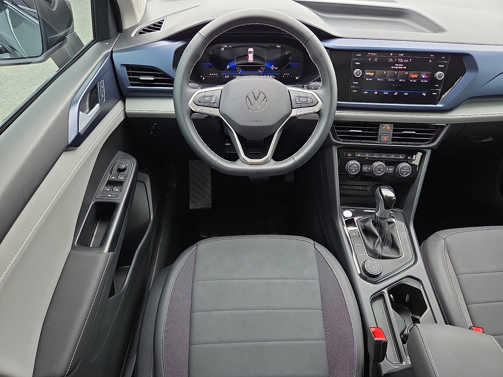 Used 2024 Volkswagen Taos SE AWD/4WD image 11