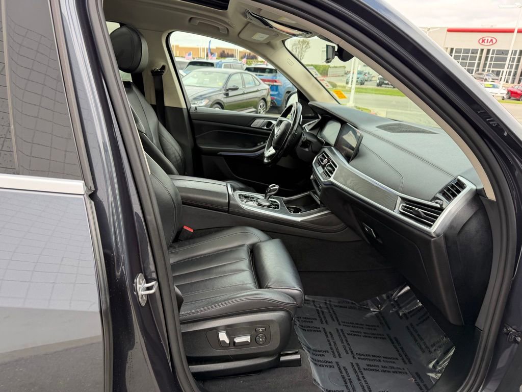 Used 2020 BMW X7 xDrive40i w/ Premium Package AWD/4WD image 21