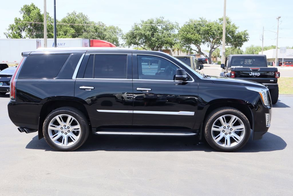 Used 2020 Cadillac Escalade Premium Luxury RWD image 10