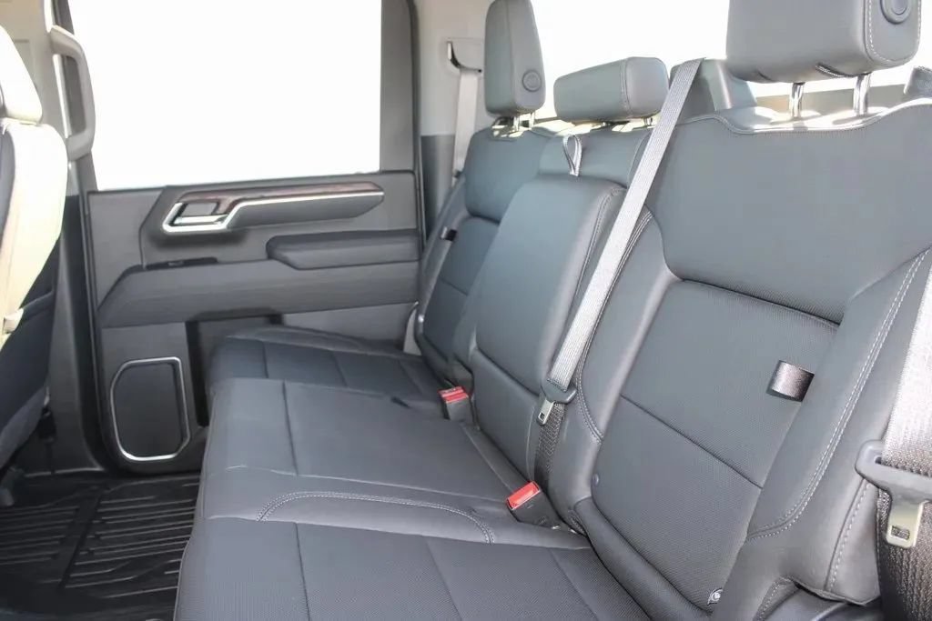 New 2026 GMC Sierra 3500 SLT AWD/4WD image 30