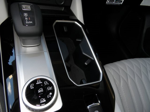 New 2025 Mitsubishi Outlander SEL image 24