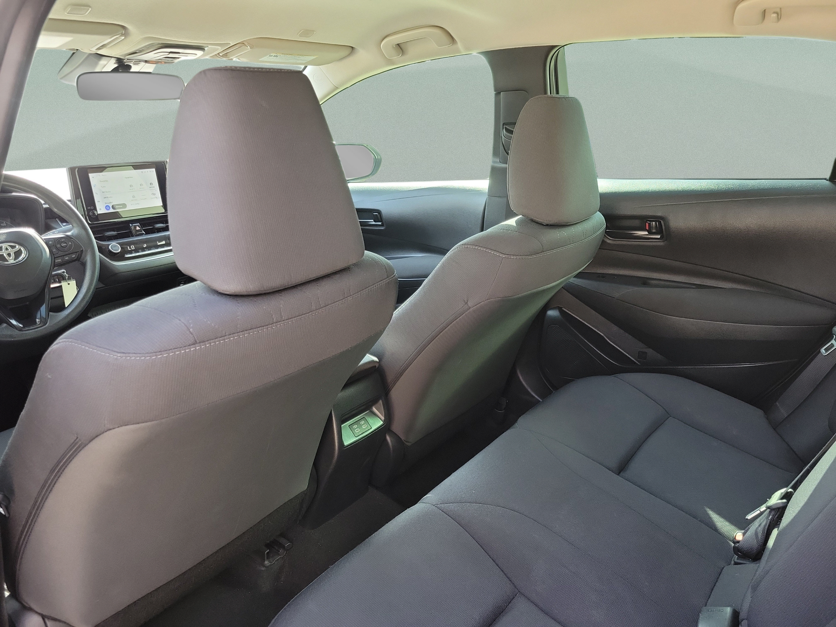 Used 2024 Toyota Corolla LE FWD image 28