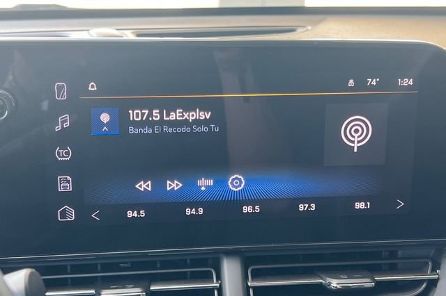 Used 2025 Chevrolet Trax LT w/ LT Convenience Package image 24