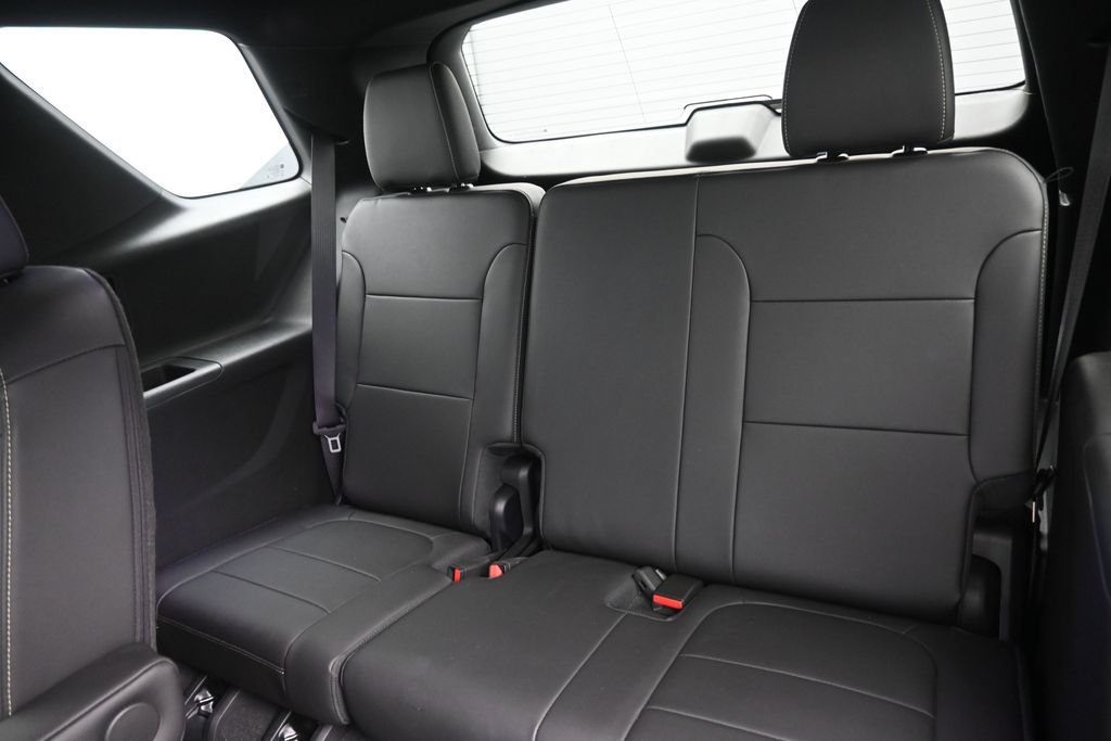 Used 2023 Chevrolet Traverse LT FWD image 15