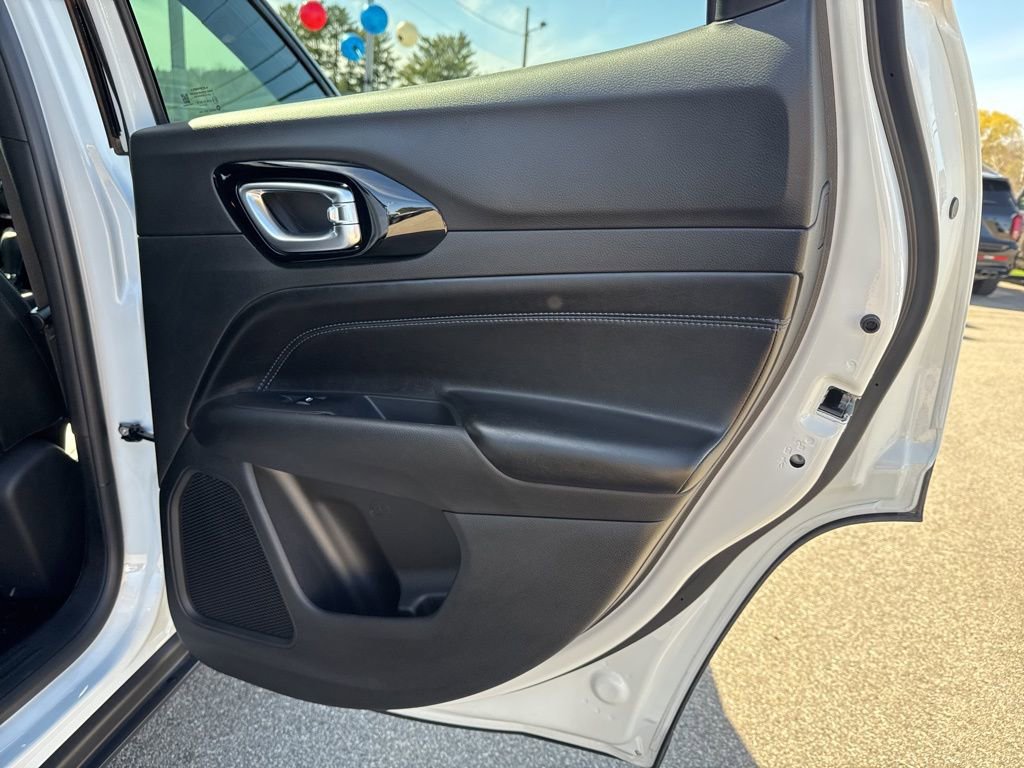 Used 2026 Jeep Compass Limited AWD/4WD image 25