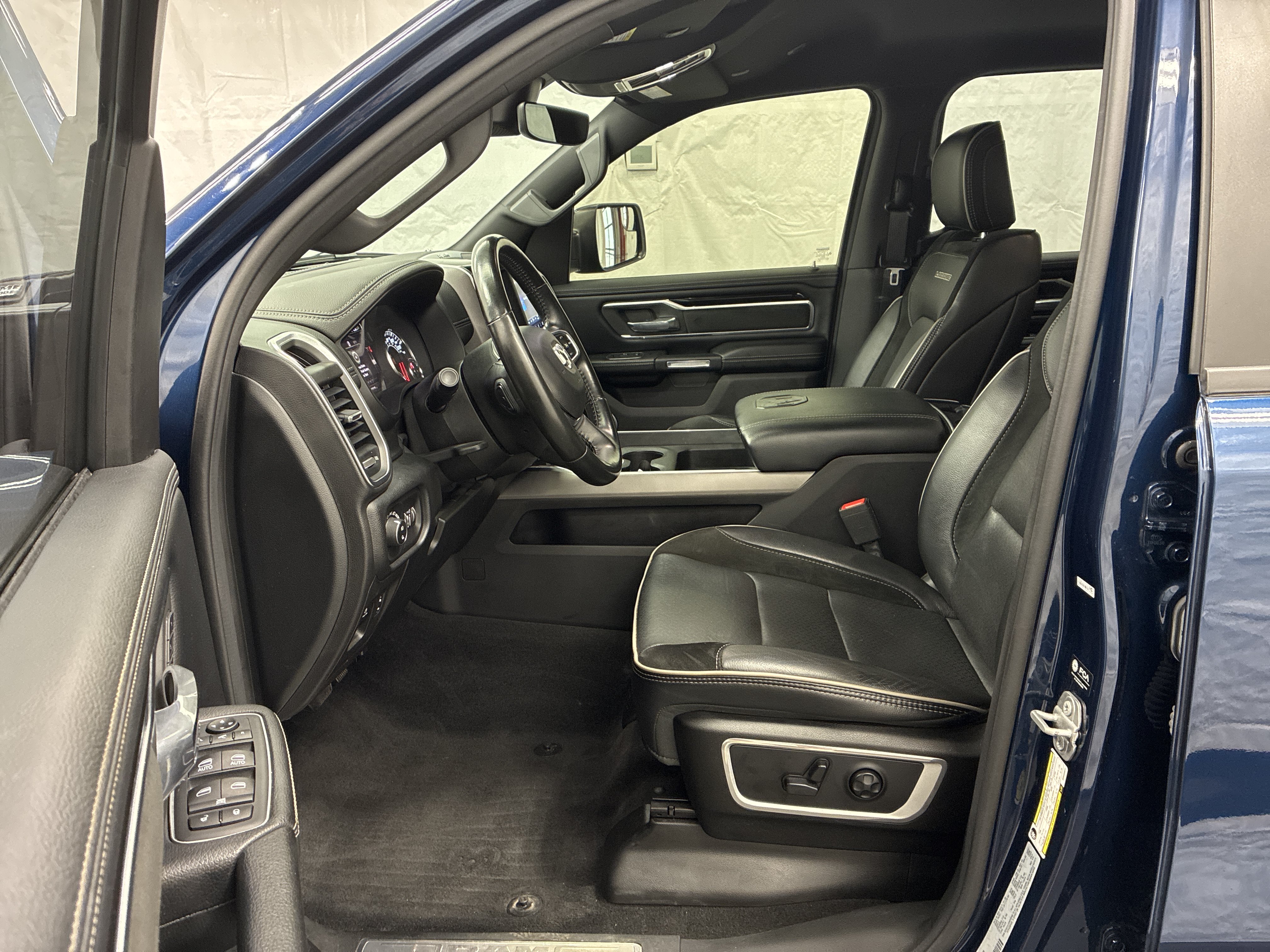 Used 2021 RAM 1500 Laramie w/ Sport Appearance Package AWD/4WD image 12