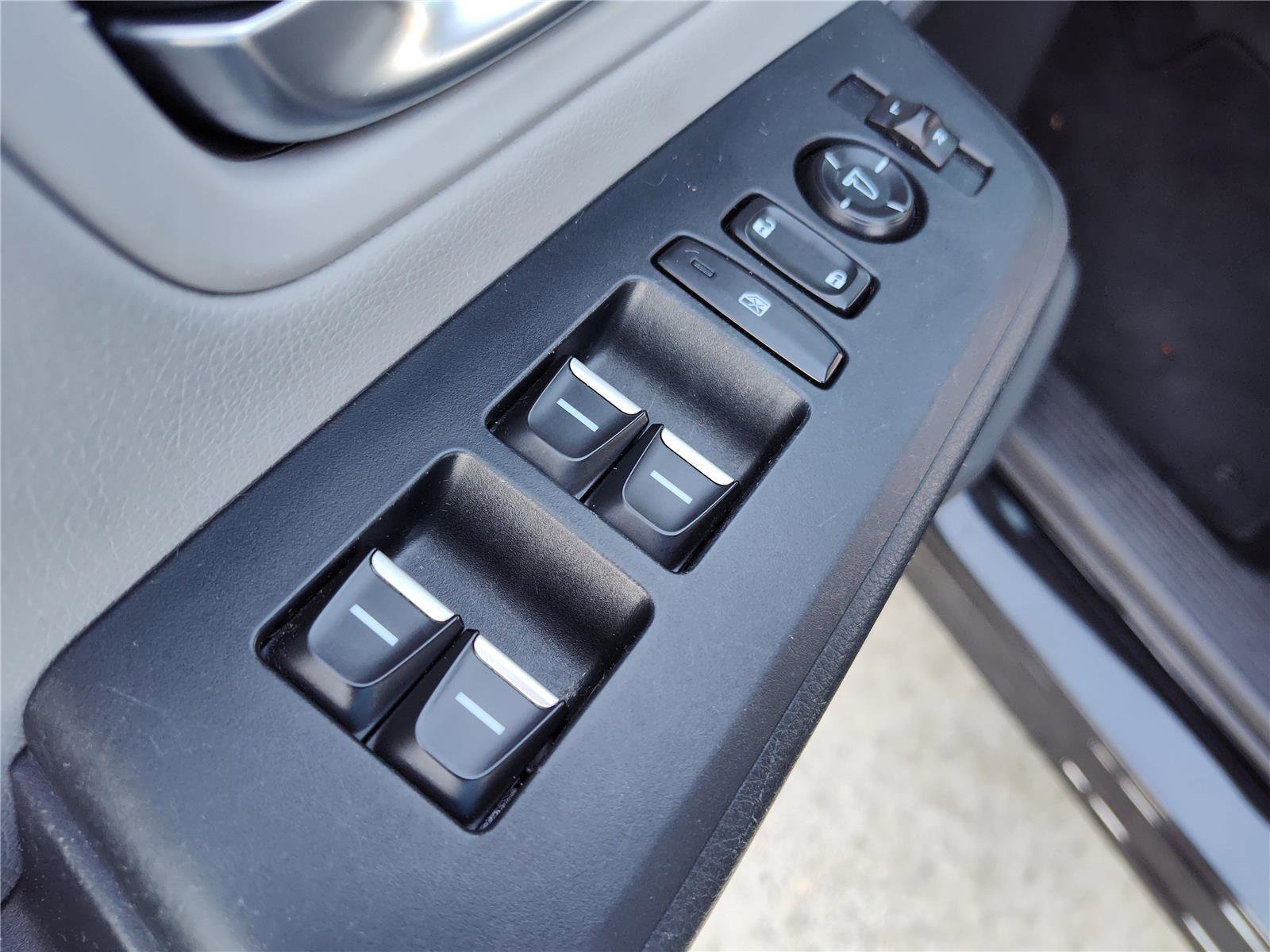 Used 2023 Honda Pilot LX image 14