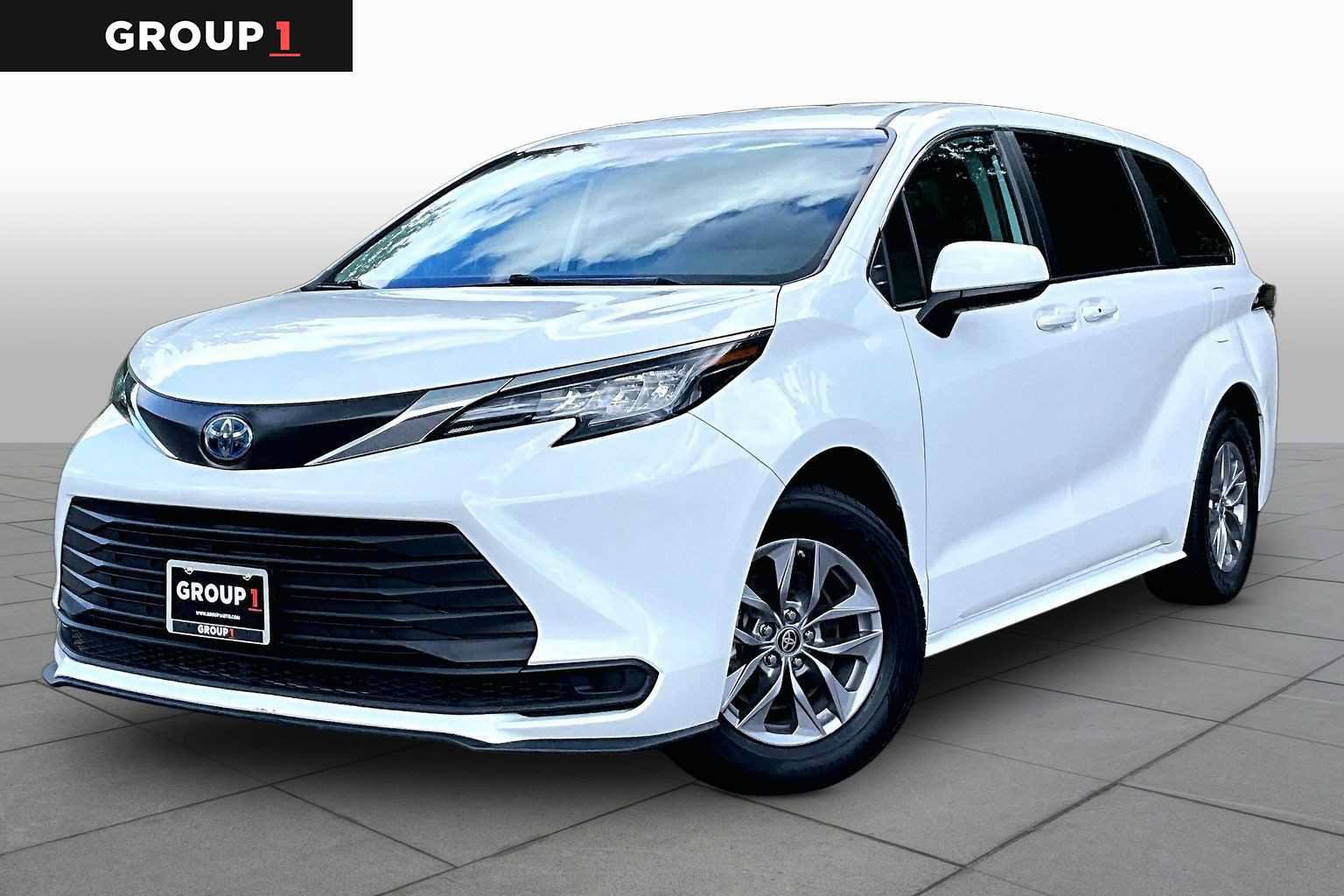 Certified 2023 Toyota Sienna LE