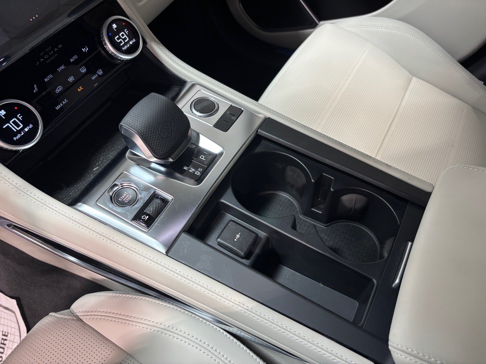 New 2026 Jaguar F-PACE SVR 575 Edition AWD/4WD image 12