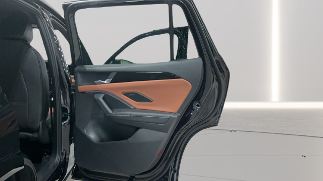 New 2026 Volkswagen Tiguan SEL R-Line AWD/4WD image 33