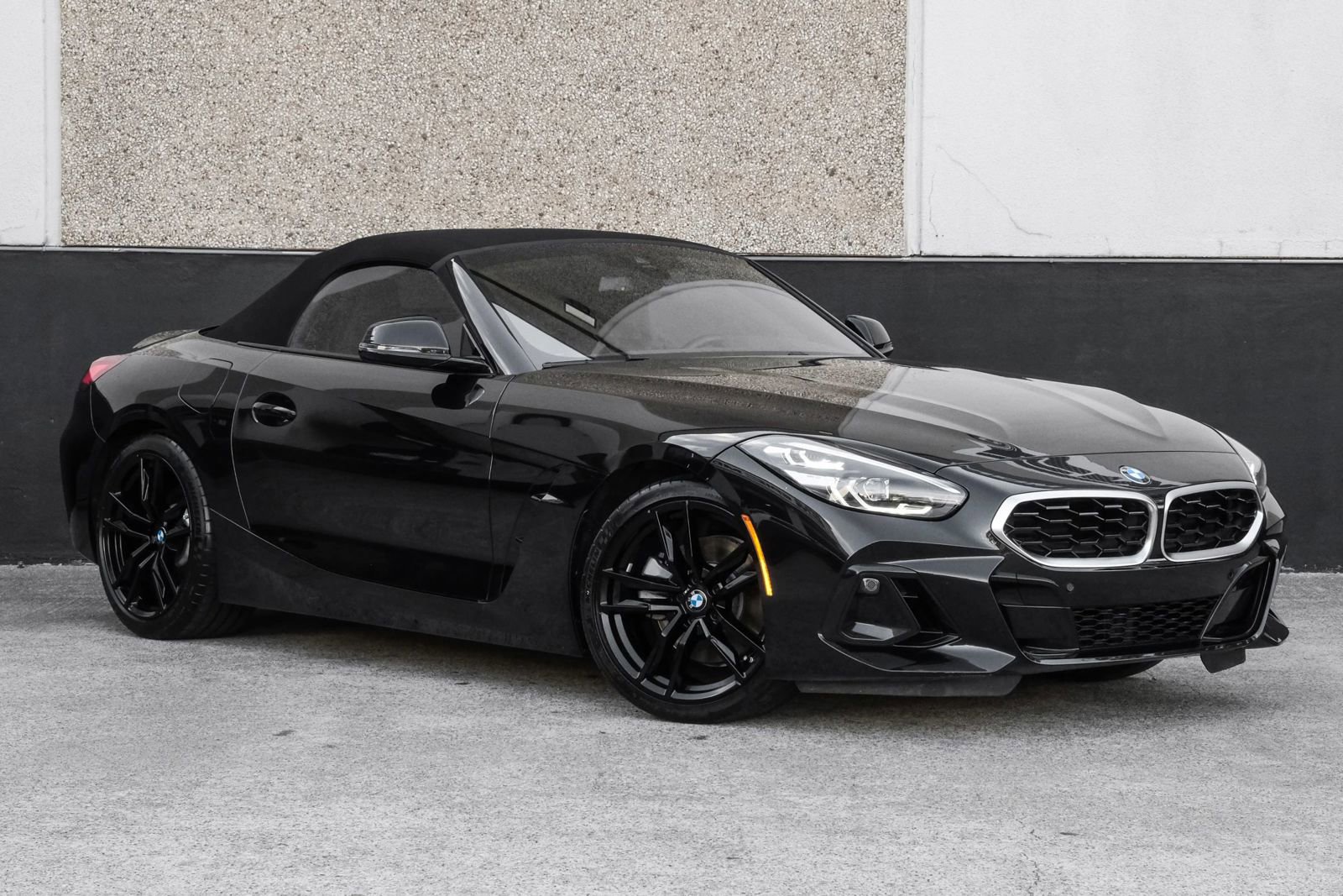 Used 2024 BMW Z4 sDrive30i w/ Convenience Package image 5