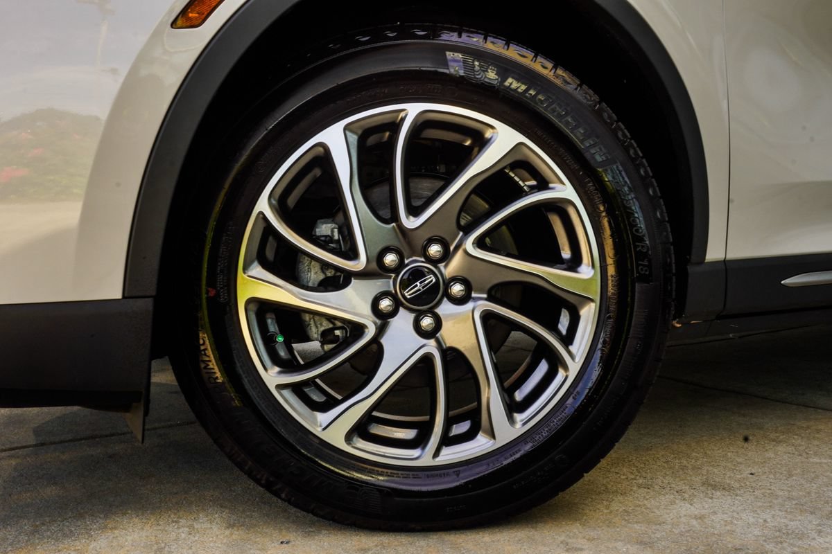 Used 2022 Lincoln Corsair FWD image 3