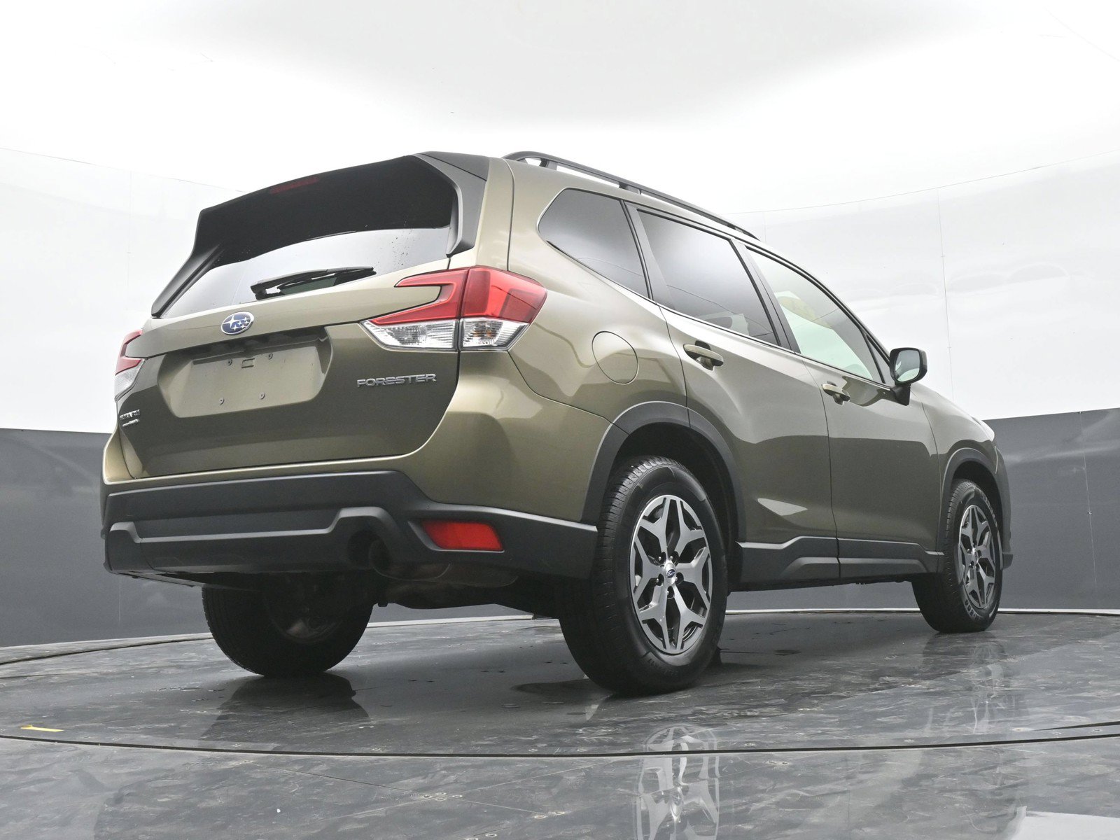 Used 2024 Subaru Forester Premium AWD/4WD image 45
