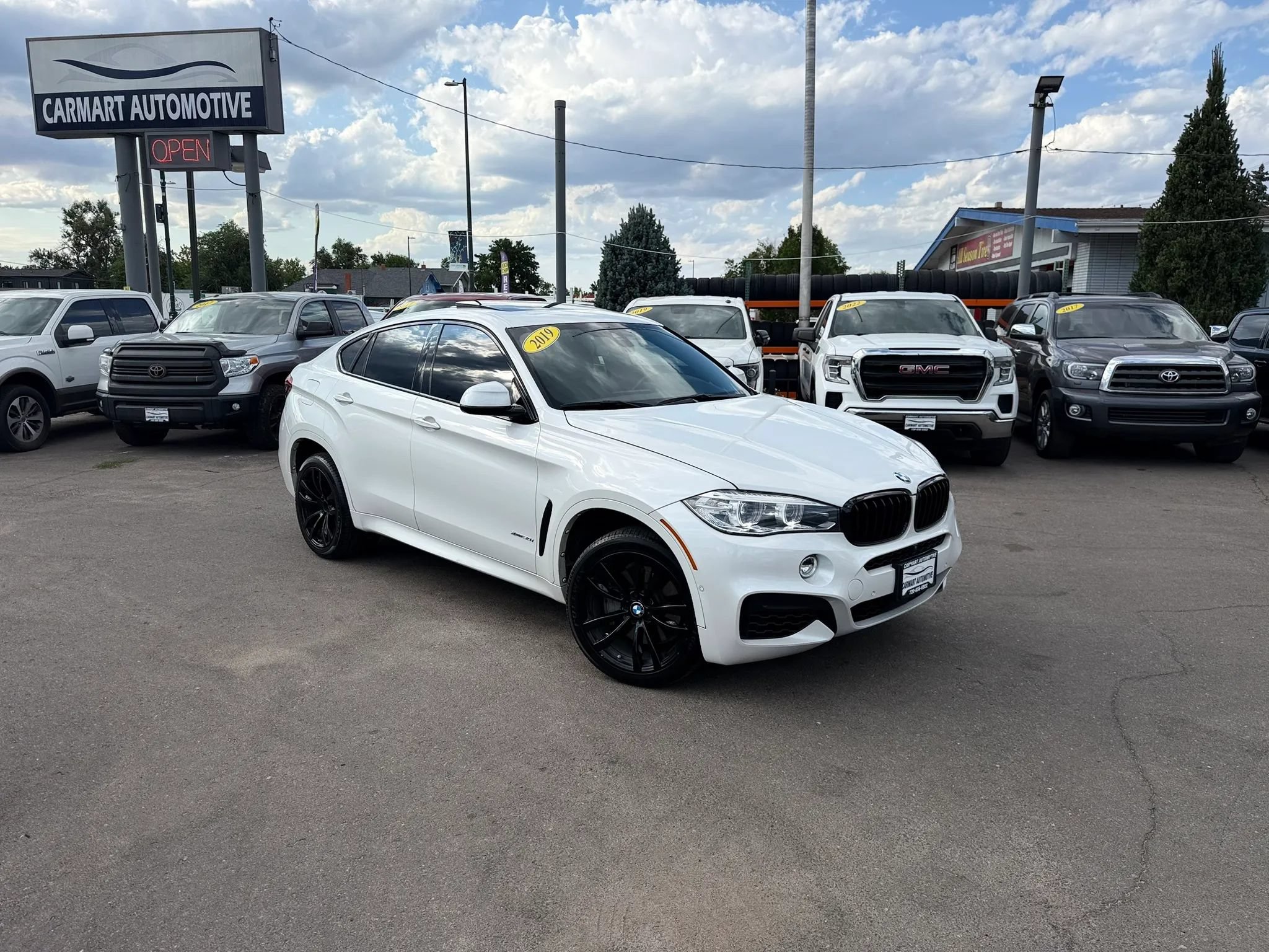 Used 2019 BMW X6 xDrive50i w/ M Sport Package AWD/4WD image 2