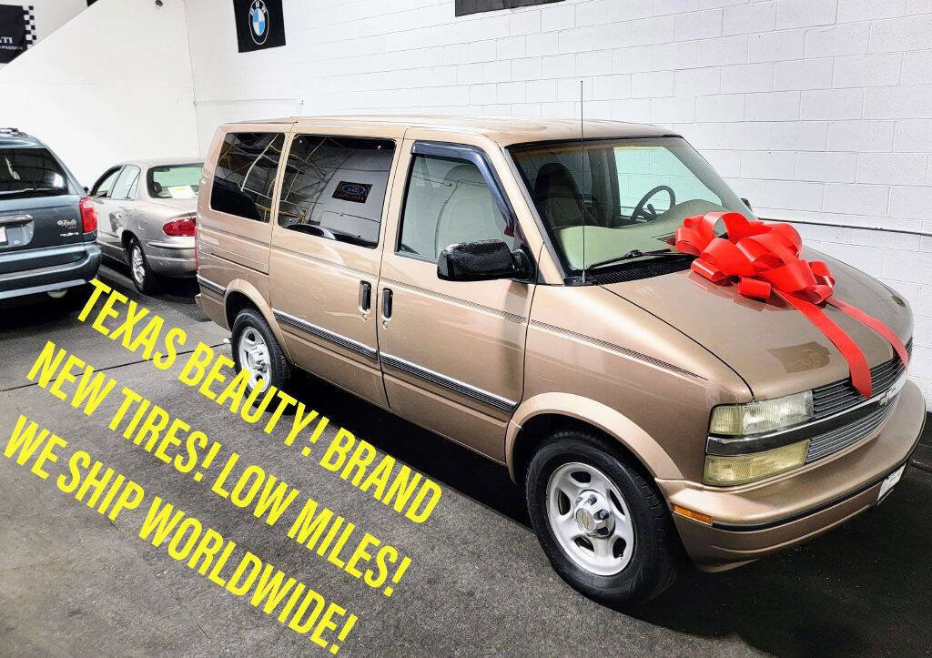 Used 2005 Chevrolet Astro Passenger image 1