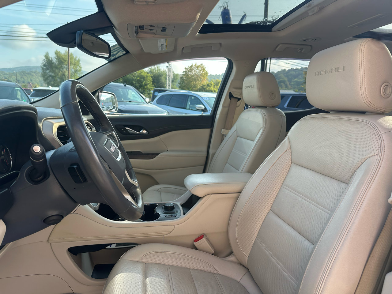 Used 2020 GMC Acadia Denali w/ LPO, Floor Liner Package image 10