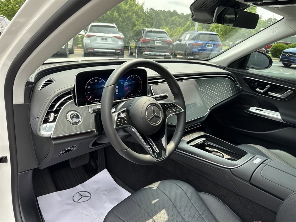 Used 2025 Mercedes-Benz E 350 4MATIC Sedan image 10