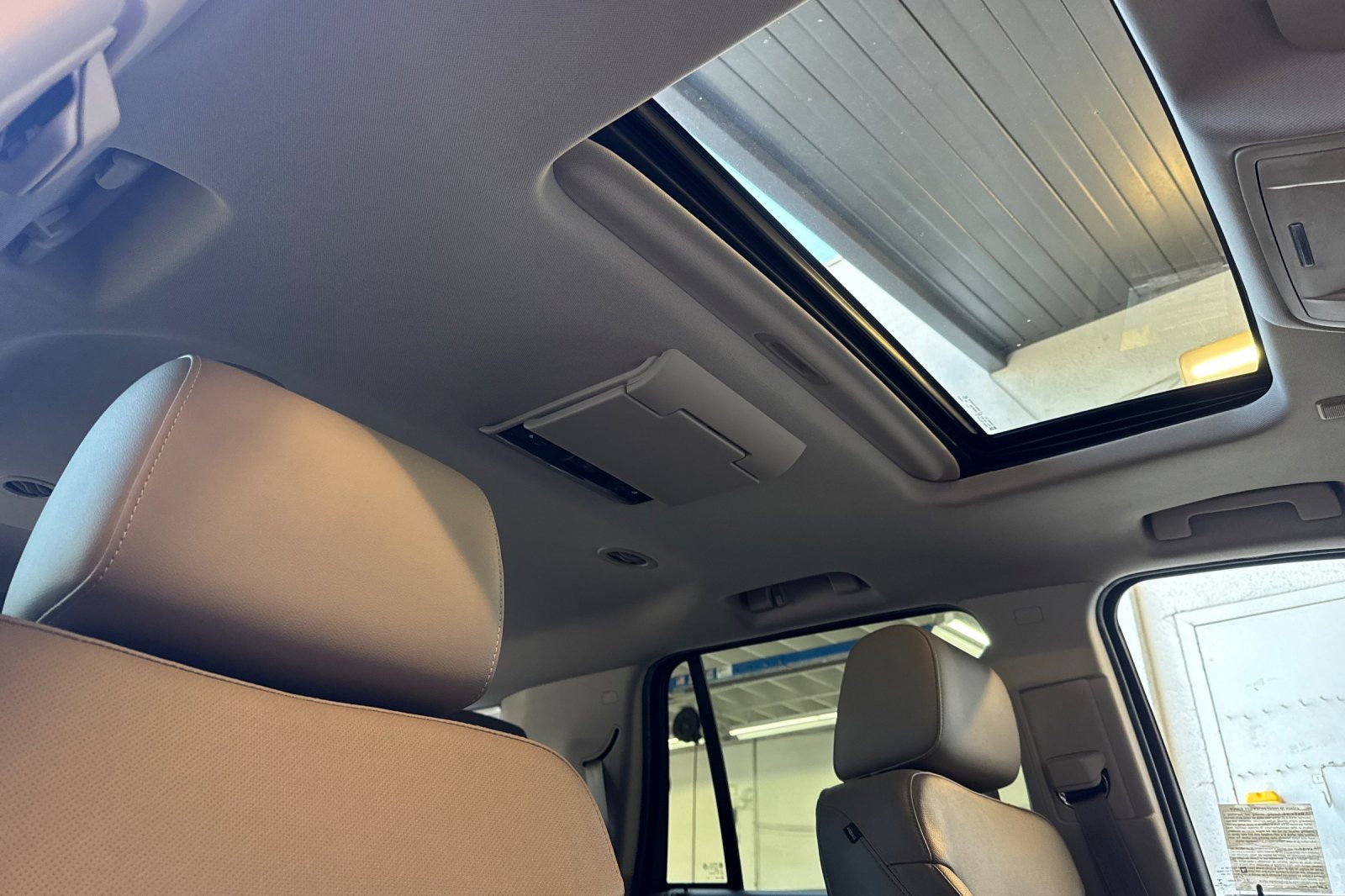 Used 2015 GMC Yukon SLT w/ Open Road Package image 22