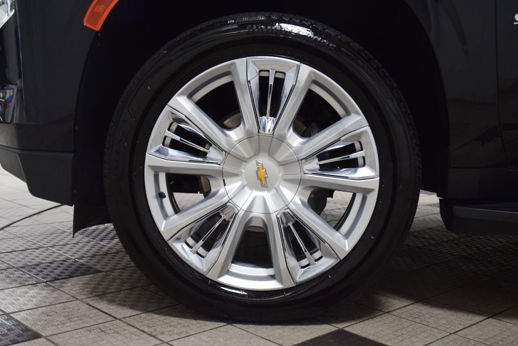 Used 2023 Chevrolet Suburban High Country AWD/4WD image 26