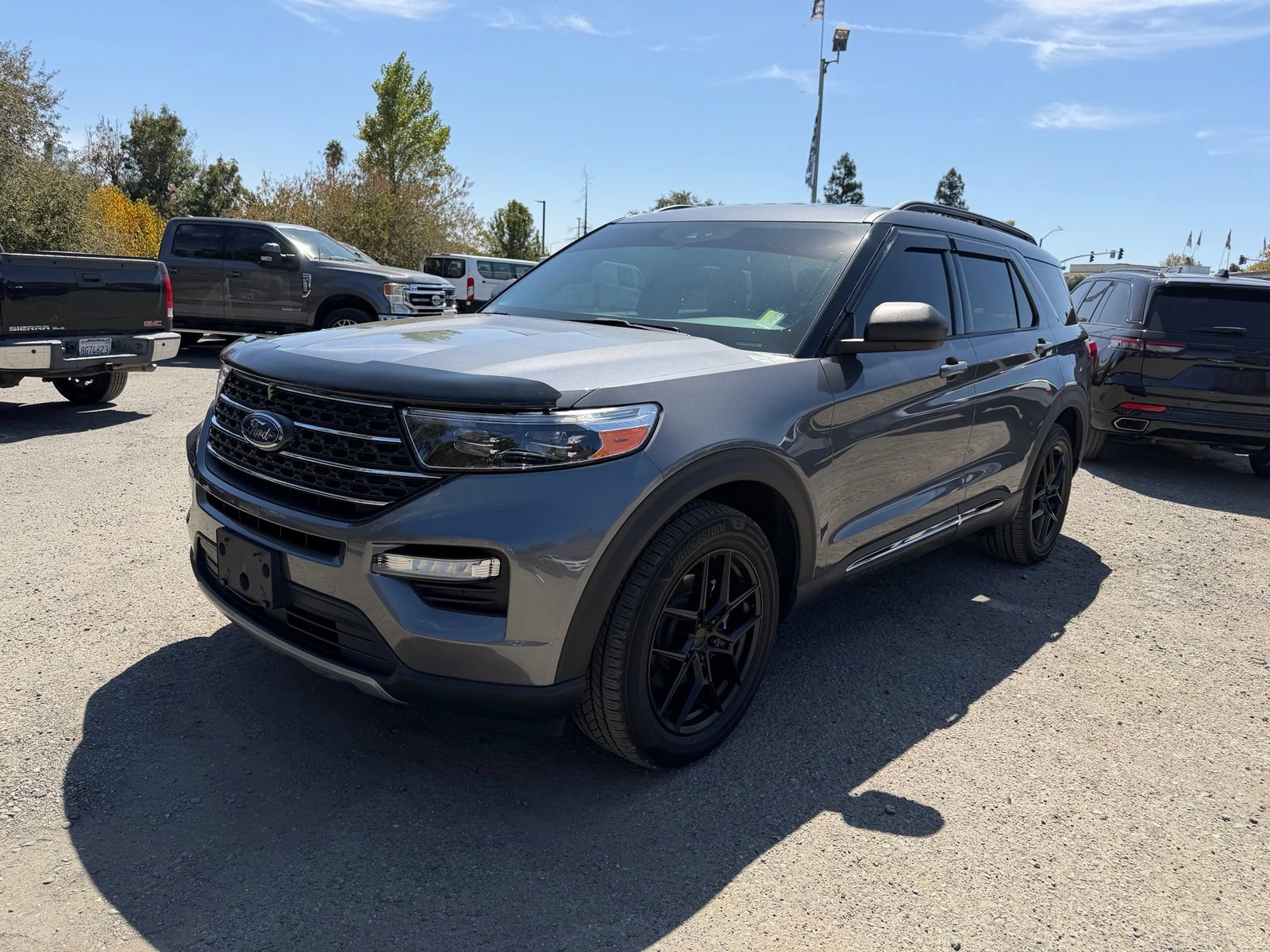 Used 2021 Ford Explorer XLT w/ Equipment Group 202A AWD/4WD image 1