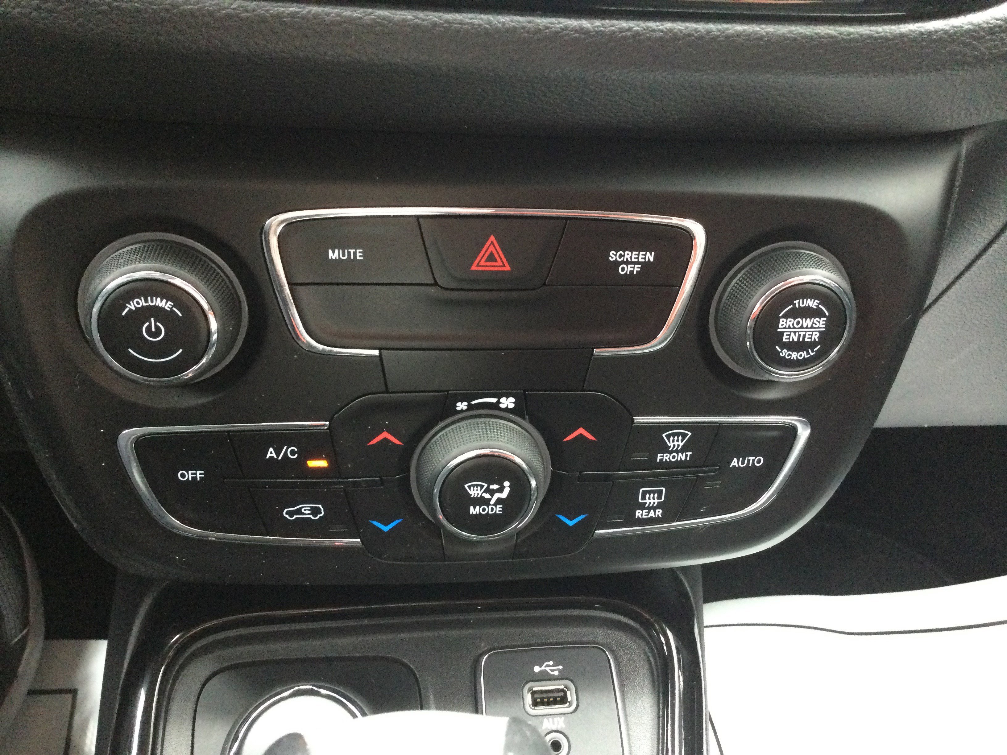 Used 2018 Jeep Compass Limited AWD/4WD image 12