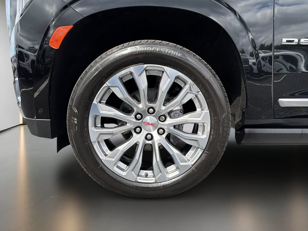 Used 2024 GMC Yukon Denali w/ Advanced Technology Package AWD/4WD image 11