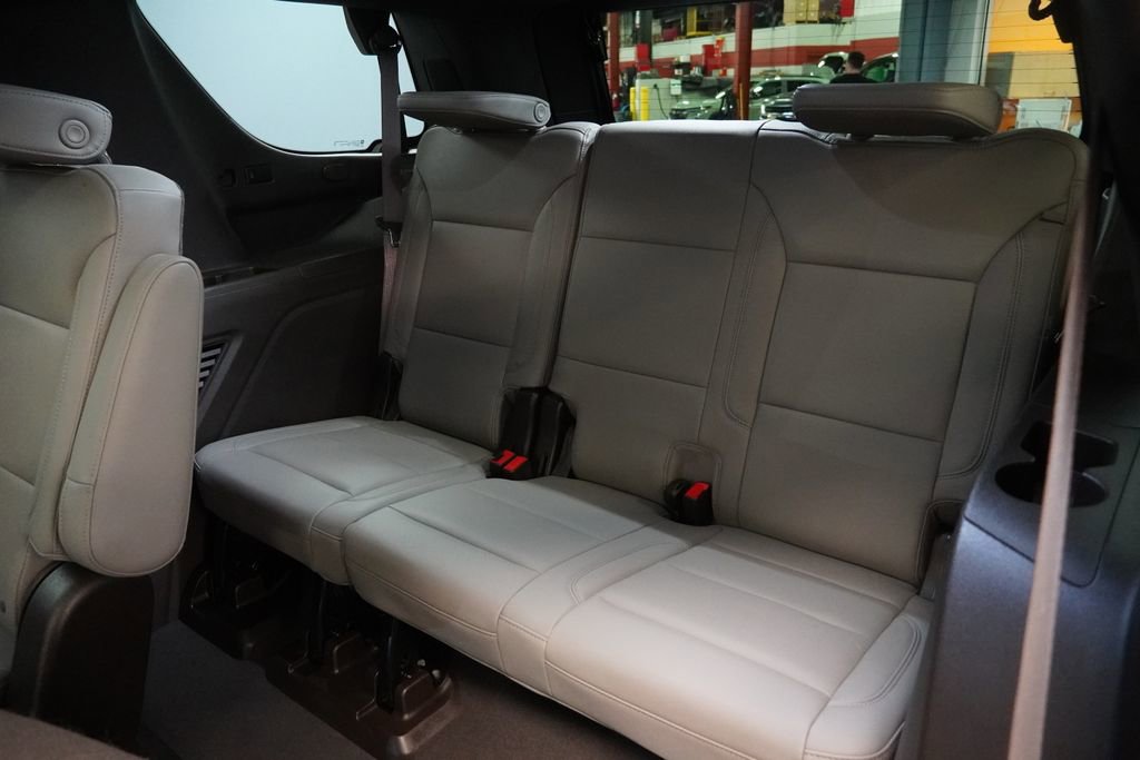 Used 2022 Chevrolet Tahoe Z71 w/ Z71 Off-Road Package AWD/4WD image 27
