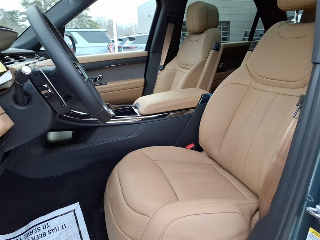 New 2025 Land Rover Range Rover Sport SE AWD/4WD image 12