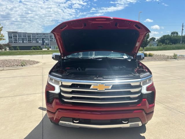 Used 2025 Chevrolet Silverado 1500 High Country AWD/4WD image 46
