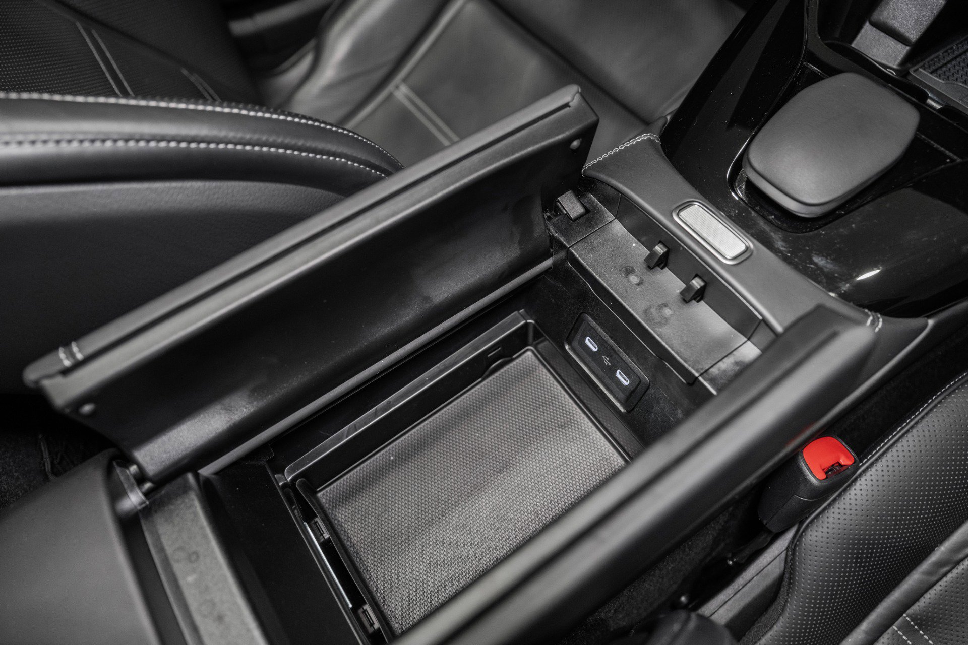 Used 2023 Mercedes-Benz SL 63 AMG 4MATIC image 41