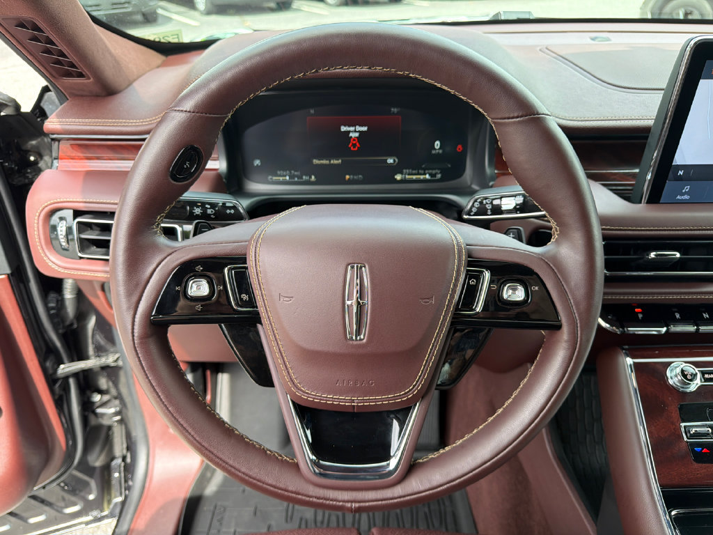 Used 2024 Lincoln Aviator Black Label AWD/4WD image 26