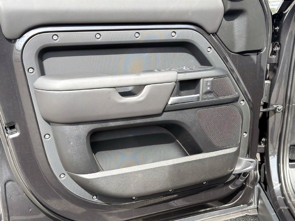 Used 2026 Land Rover Defender 130 S AWD/4WD image 17