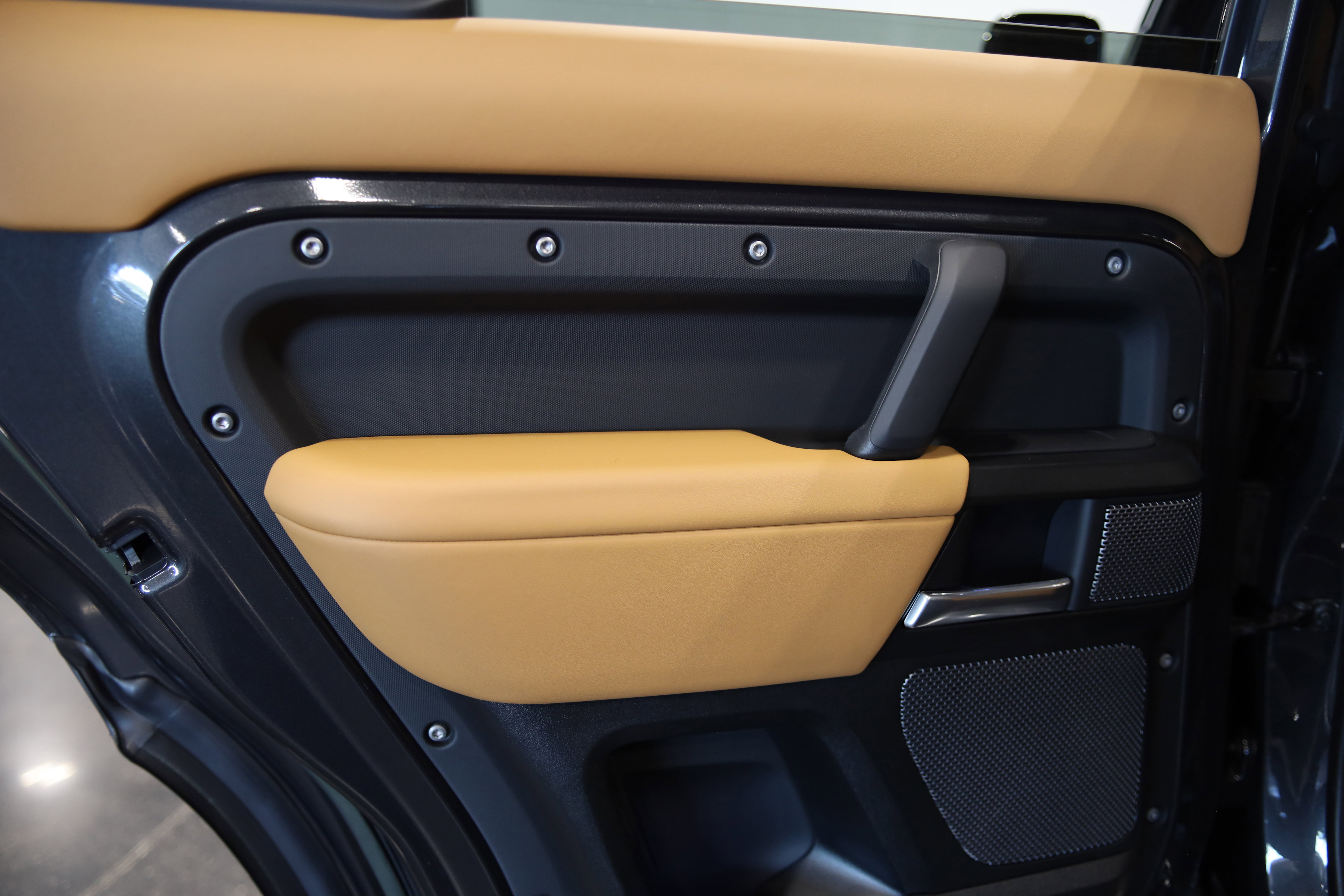 Used 2023 Land Rover Defender 110 Carpathian Edition AWD/4WD image 36