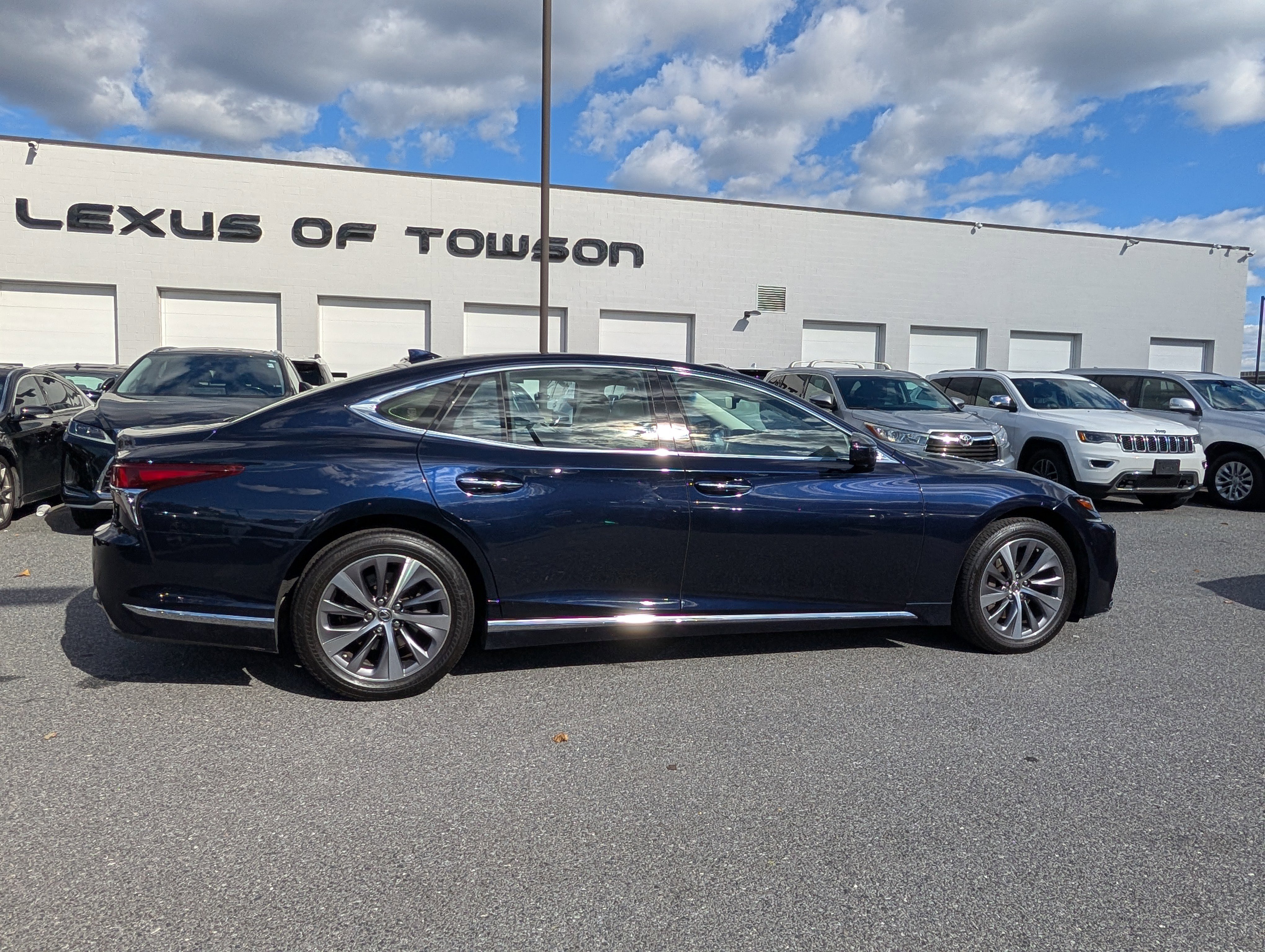 Used 2019 Lexus LS 500 AWD image 2