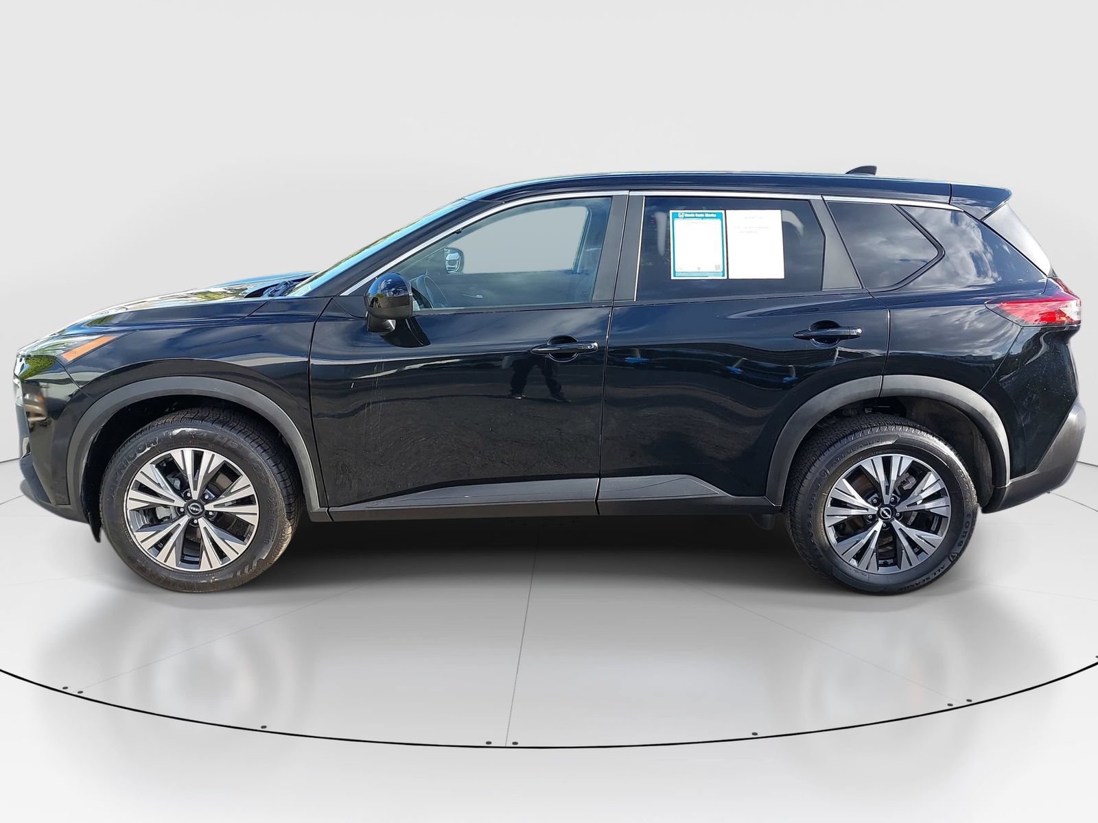 Used 2023 Nissan Rogue SV FWD image 2