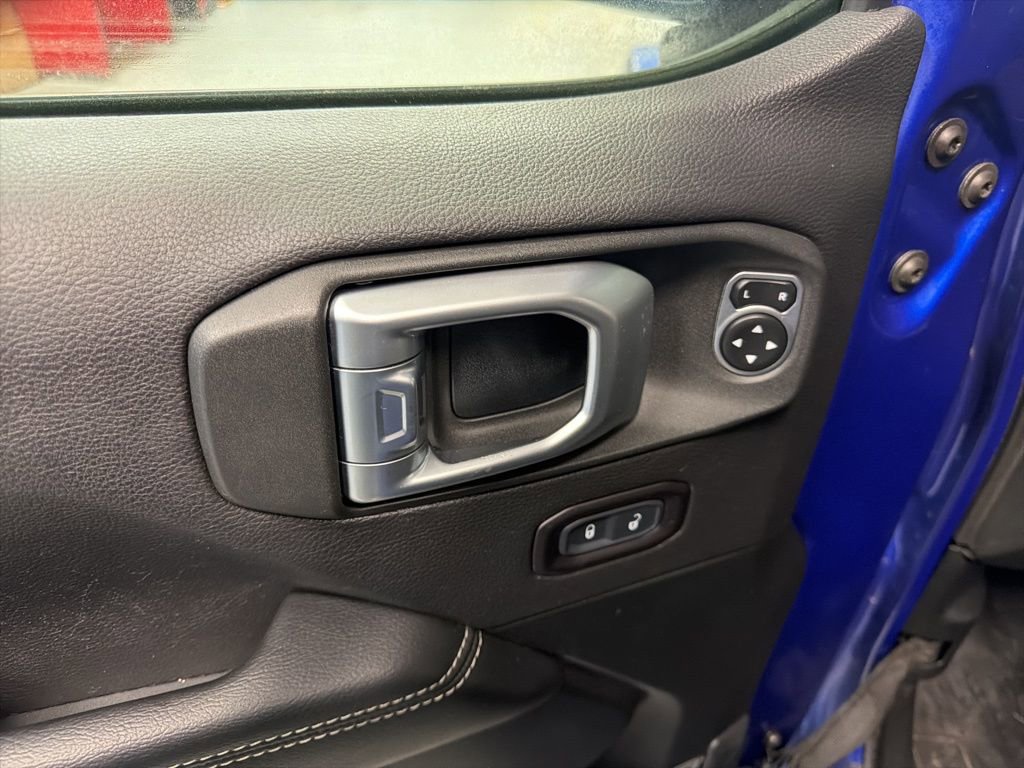 Used 2020 Jeep Wrangler Unlimited Sahara image 44