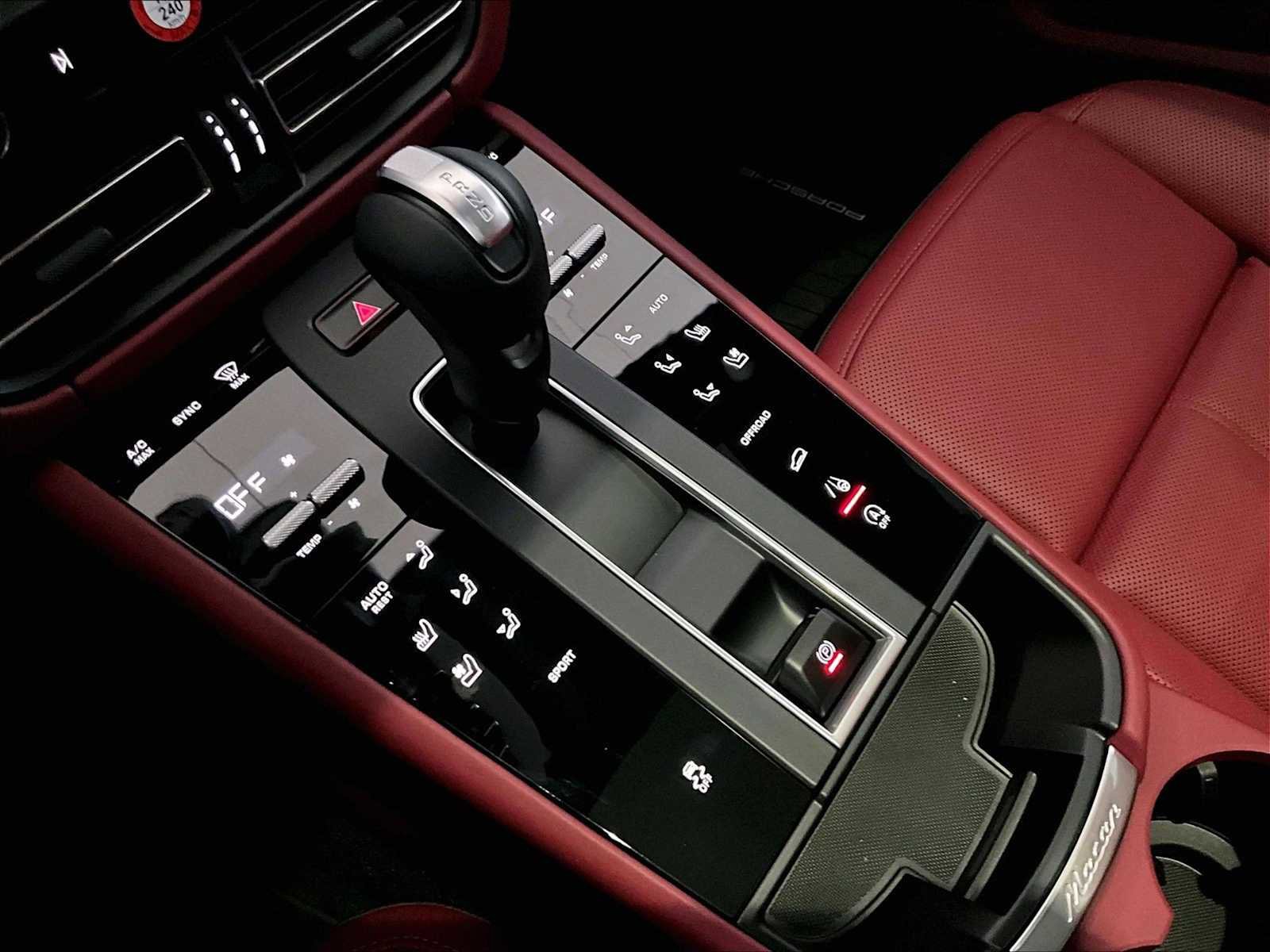 New 2026 Porsche Macan AWD/4WD image 18
