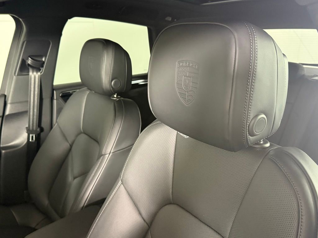 New 2026 Porsche Macan Turbo image 5