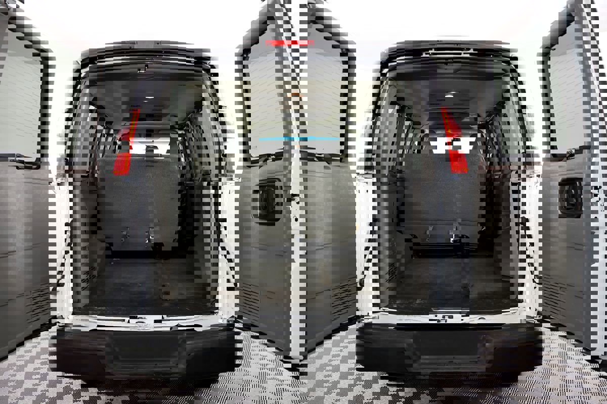 Used 2017 Chevrolet Express 2500 LS RWD image 14