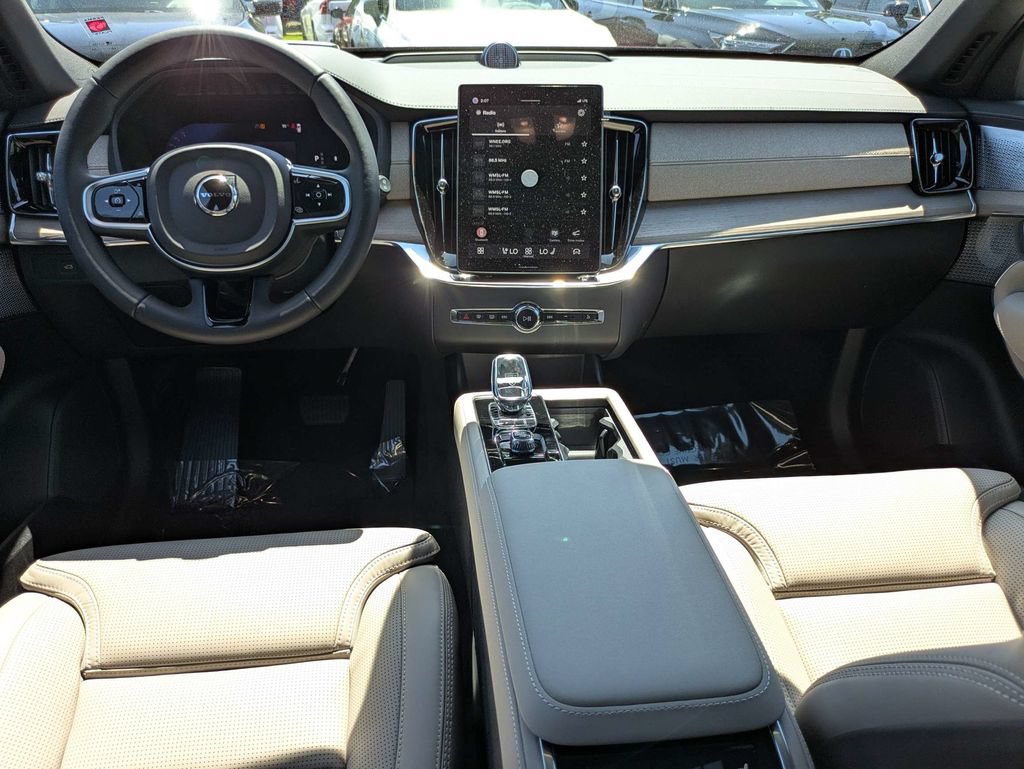 New 2026 Volvo XC90 B5 Ultra w/ Protection Package Premier AWD/4WD image 17
