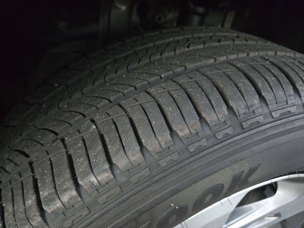 Used 2025 Honda Pilot EX-L image 29