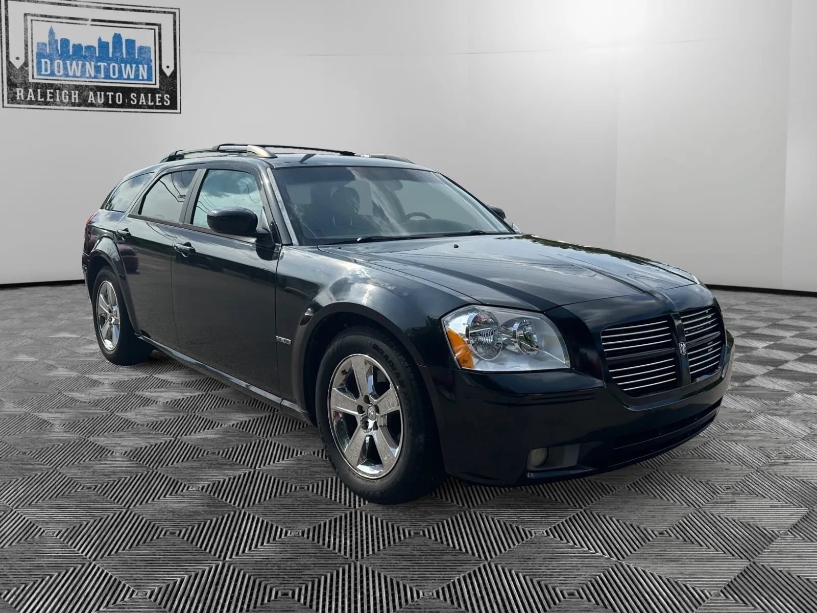 Used 2007 Dodge Magnum R/T w/ Convenience Group II RWD image 4