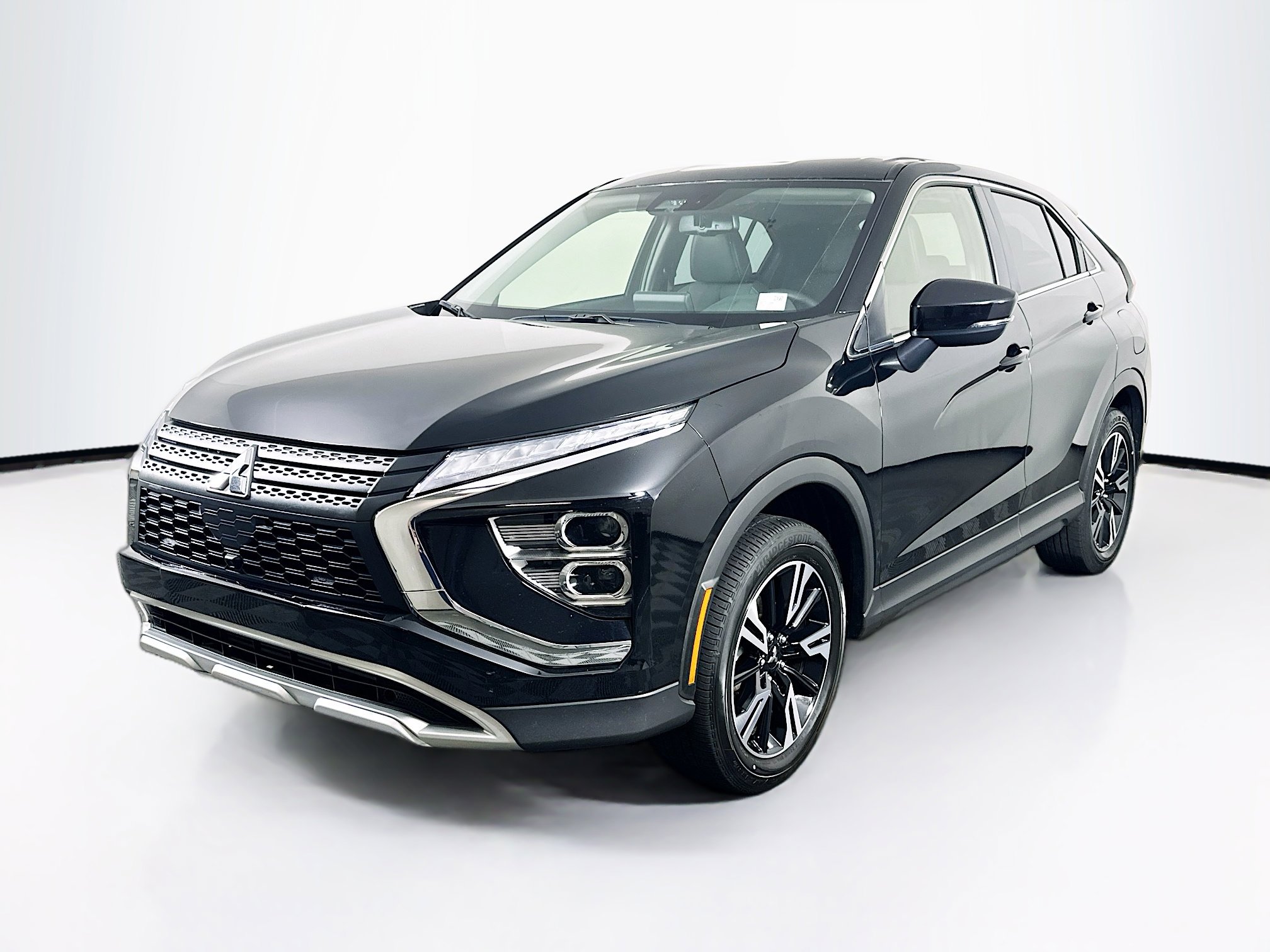 Used 2025 Mitsubishi Eclipse Cross SE image 3
