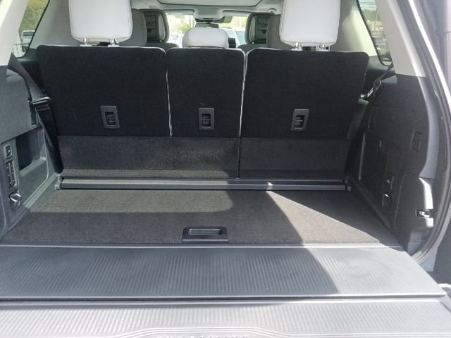 New 2026 Ford Expedition Platinum image 32