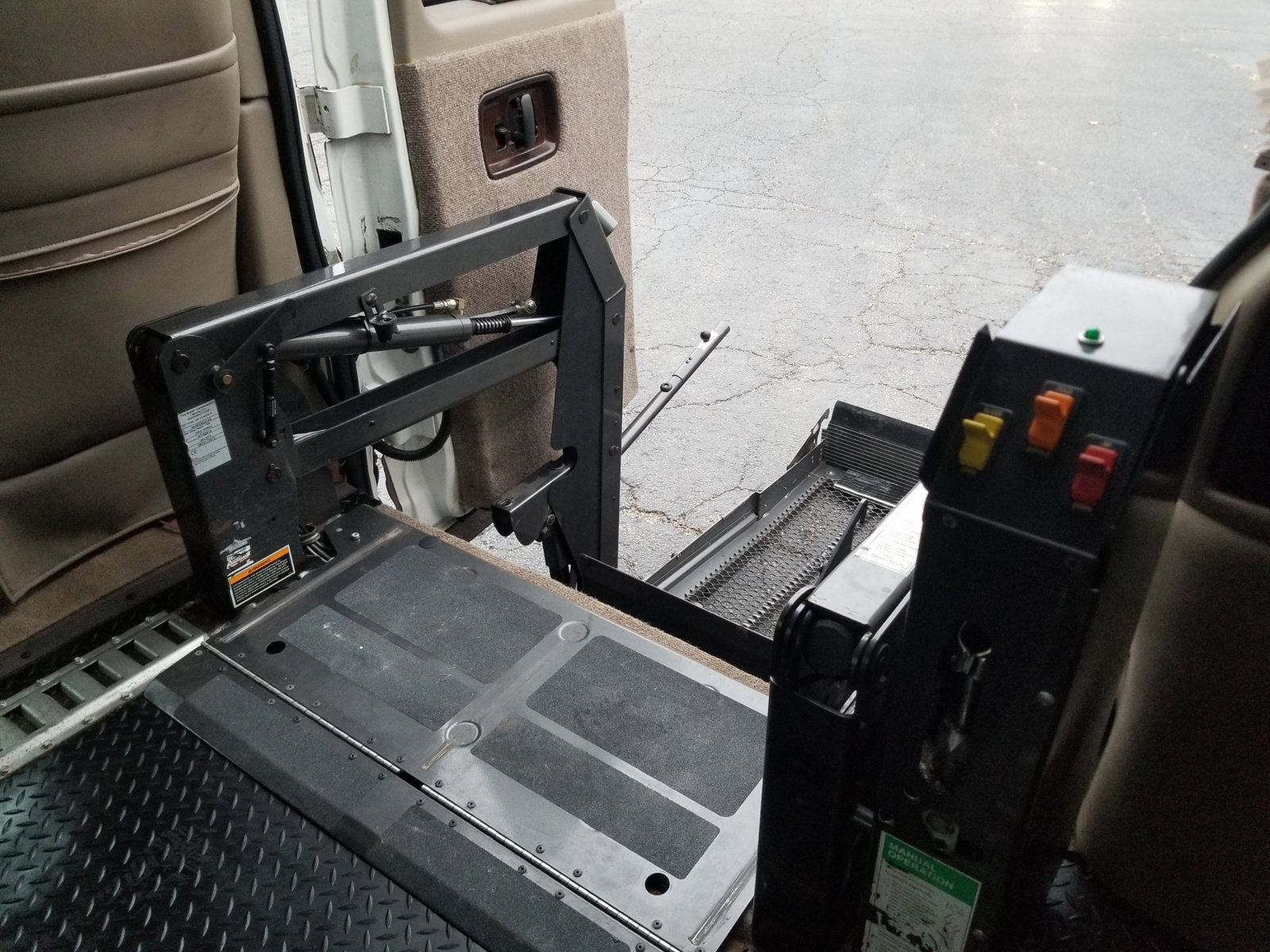 Used 2012 GMC Savana 1500 image 38