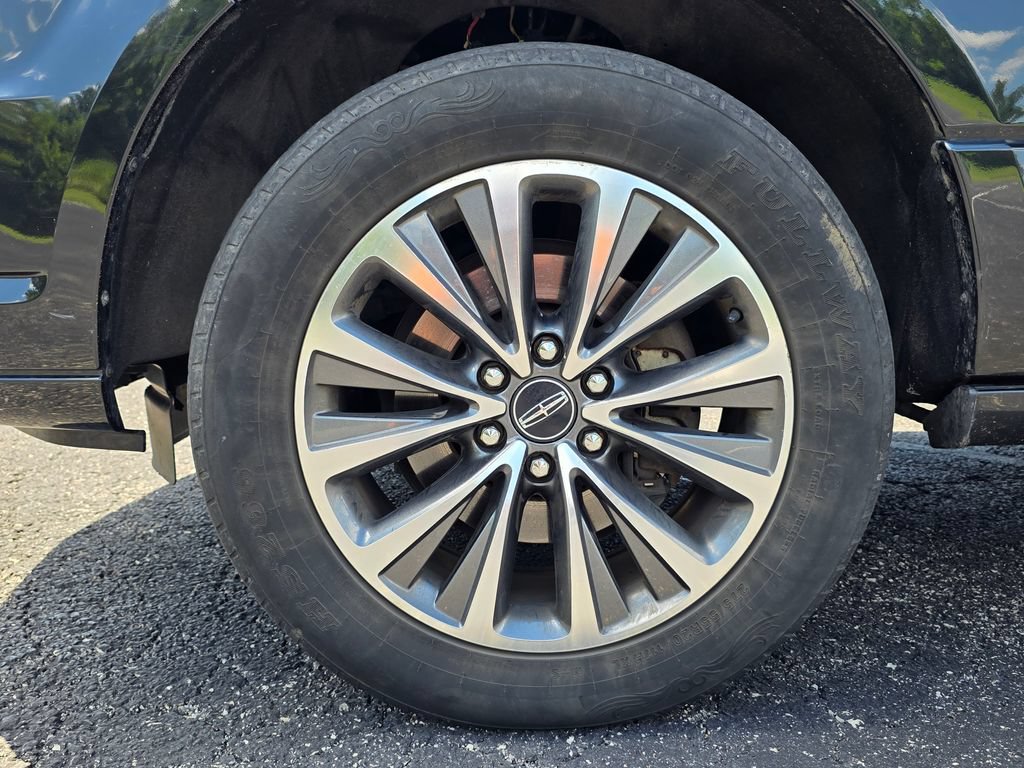Used 2015 Lincoln Navigator 4WD image 7