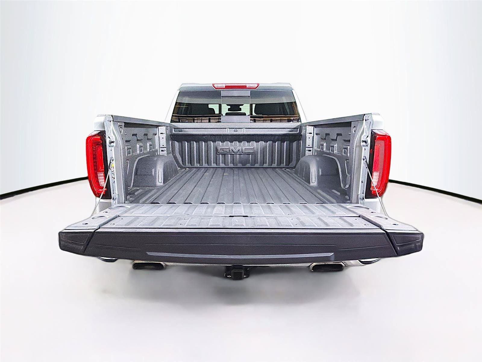 Used 2024 GMC Sierra 1500 SLT w/ SLT Premium Plus Package AWD/4WD image 14