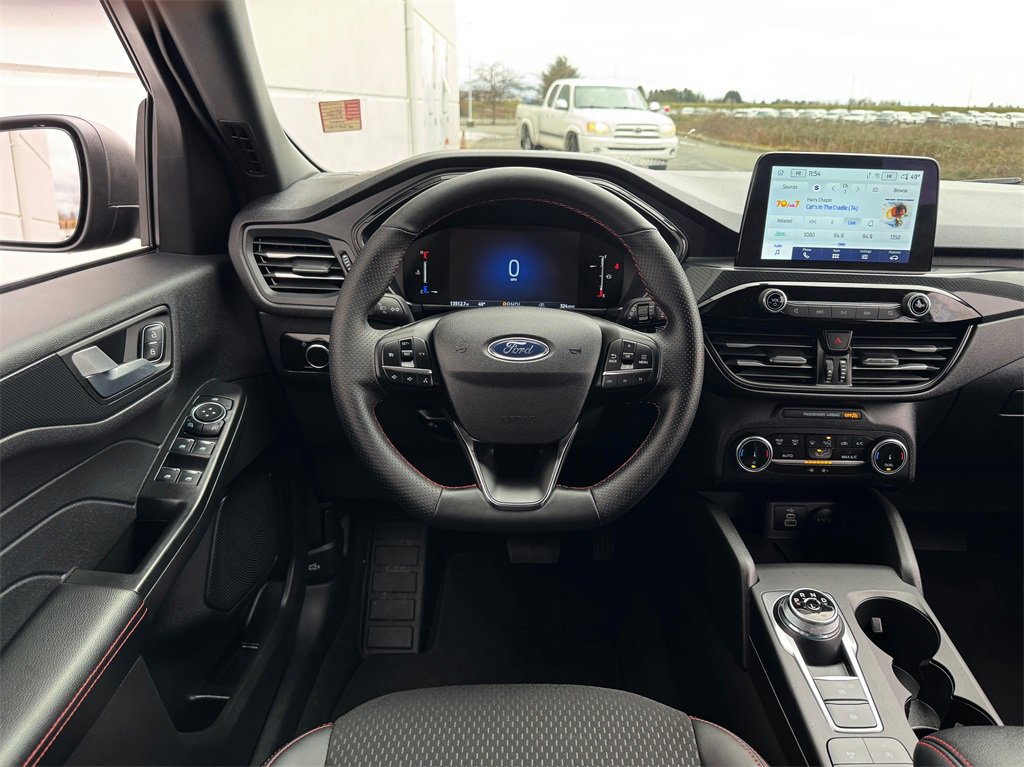 Used 2025 Ford Escape ST-Line image 13